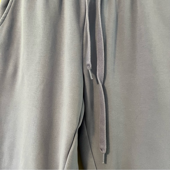 Fabletics | Eco Go-To Classic Sweatpants - Picture 13 of 14
